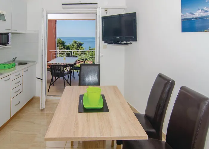 Two-bedroom With Sea View In