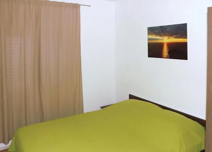 Two-bedroom With Sea View In 아파트 오레비츠