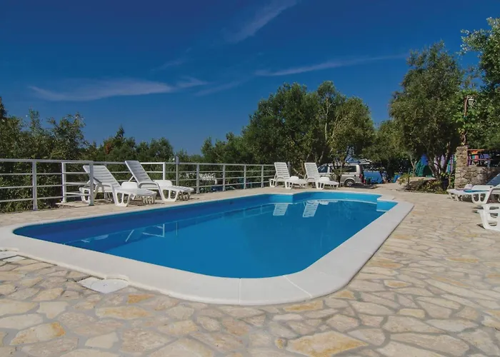 Two-bedroom With Sea View In *