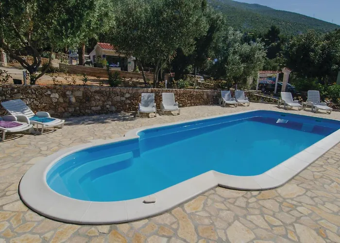 Two-bedroom With Sea View In *