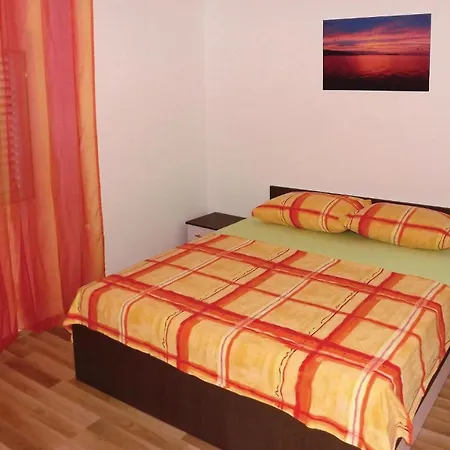 Two-bedroom With Sea View In Оребич