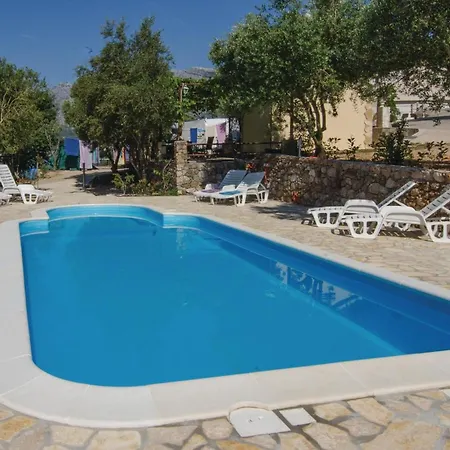 Апартаменты Two-bedroom With Sea View In Оребич