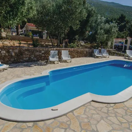 Two-Bedroom Apartment With Sea View In Orebic *